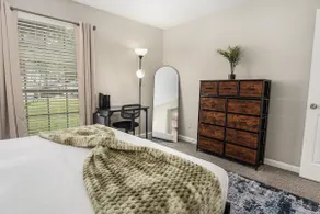 Retro Charm, Modern Comfort - Minutes from BHM! - Image 2