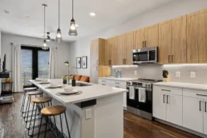 Cozy King Bed+Pool+Gym+Domain+Downtown+Q2Stadium - Image 5