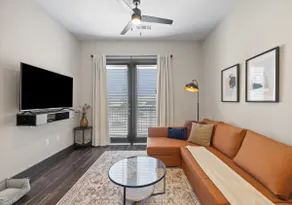 Cozy King Bed+Pool+Gym+Domain+Downtown+Q2Stadium - Image 2