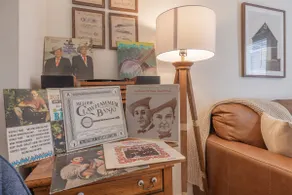 Stylish Downtown Farmhouse Apt (walk downtown!) - Image 5
