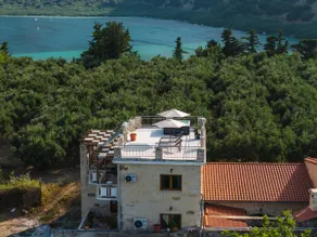 Lithus Retreat with Jacuzzi and 360 Views - Image 2