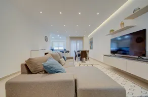 St Julians 3BR Apt Sleeps 6 Central and Stylish - Image 3