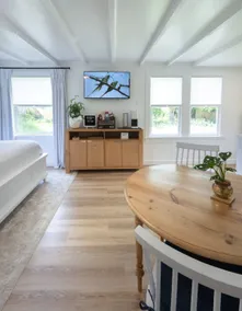 Private Studio | Walk to Food & Boating | King Bed - Image 5