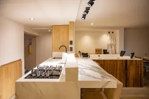 Apartment with Jacuzzi in the heart of historic downtown - Image 5