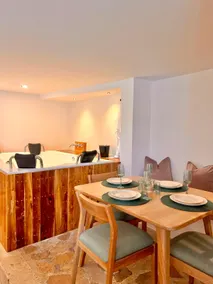 Apartment with Jacuzzi in the heart of historic downtown - Image 4