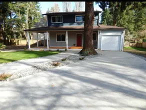 Serene Getaway in Kenmore 4BR/3BA - Image 4