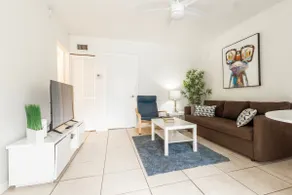 Modern 2BR/1BA near Las Olas Blvd and FL Beaches - Image 3