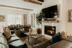 Carlton Landing- Wrigley Retreat - Image 3