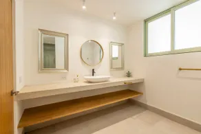 Costa Cerritos Beachfront Suites- Master - Image 4