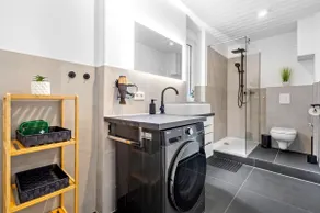 Modern Suite - Central - free Parking - Netflix - Image 4