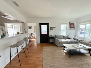 Pet Friendly Gem Near Beach, LAX & SoFi Stadium - Image 2