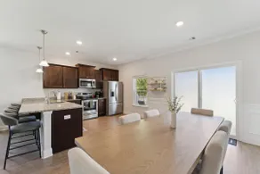 Modern 3BR • Pool • Gym • Pickleball • Airport - Image 4