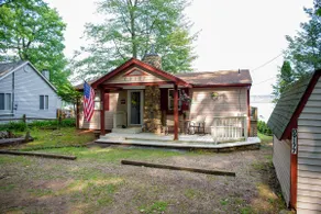 Cozy 2 bedroom cottage with fireplace - Image 3