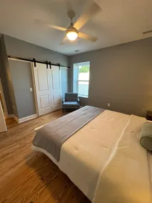 Charming Downtown Elkin Suites- walk to all - Image 3
