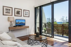 Kiah Bliss - 3 Bedroom Sanctuary on Belongil Beach - Image 2