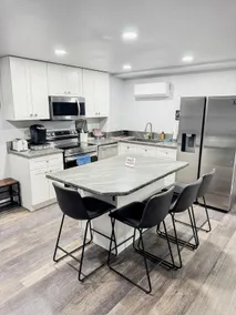 Blue Nest Retreat - Modern Basement Apartment - Image 4