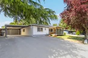 Modern 4BR w/ AC + Yard Near Airport - Image 4