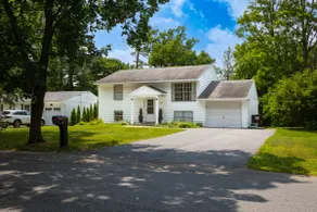 4BR AC Wifi Close to Downtown SPAC Shops Dogs - Image 3