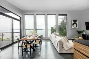 [Casa Luna] Chic Lakehouse | BBQ | HotTub | LakeViews - Image 2