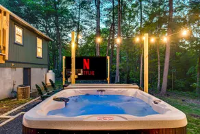 Outdoor Projector*Hot Tub*Fire Pit - Image 4