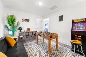 Modern 3BR Home Near Mall of Georgia - Image 3