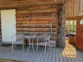 Cozy River House with hot tub - Image 3