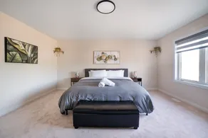 Modern Orillia Retreat - W/ Game Room - Image 3