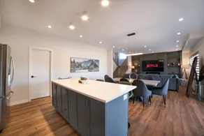 Modern Orillia Retreat - W/ Game Room - Image 4