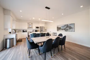 Modern Orillia Retreat - W/ Game Room - Image 2