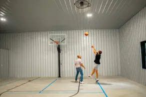 Private Barndo | Indoor Pickleball + Hot Tub - Image 4