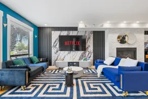 *Vibrant Luxurious* Game-Room| Large Bedrooms! - Image 2