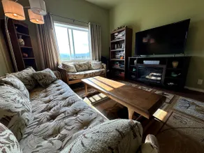 The Cascade Mountain-View Retreat - Image 4