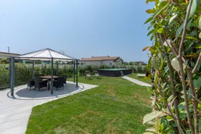 Charming Cottage with Beautiful Private Pool - Image 2