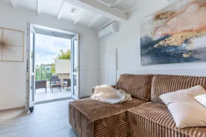 Charming Cottage with Beautiful Private Pool - Image 3