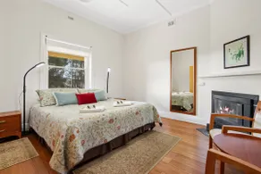 Lambert Estate Retreat - Image 4