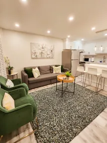 TOR Central Escape| 2BR + 1 Free Parking Spot - Image 2