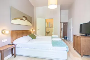Stylish Room with Private Bath | Mariahilferstraße - Image 2