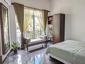 Cozy Airport Transit Villa - Image 2