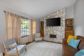 Home min to zoo, free off street parking, 4TVs, 8+ - Image 3