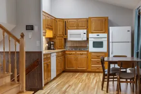 Home min to zoo, free off street parking, 4TVs, 8+ - Image 4