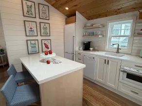 BRAND NEW Boutique Loft King Condo ”Sandcastle” - Image 2