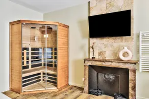 Emeraude Suite - Balneo, Sauna, Air conditioning - Image 5