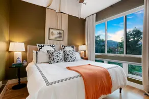 Million Dollar Rooftop MTN Views -2 King Beds-DT Golden - Image 2