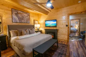 True Luxury | Sauna•Jacuzzi•Pizza Oven•Speakeasy - Image 5