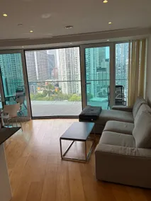 Luxury Stay with Scenic Views - Image 5