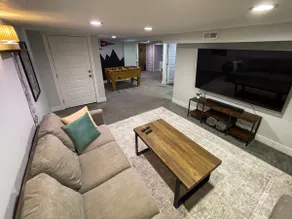 Amazing for Group Stays! 4BR/3BA in Perry District - Image 2