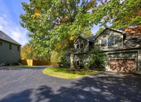Cozy Carriage House - Image 2