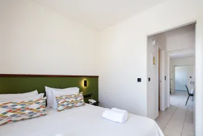 Side Sea View Apt. in Aristea Hotel & Free Parking - Image 5