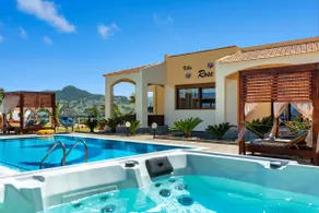 Villa Rose sleeps up to 13 - Image 3