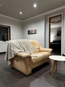 Luxury Vancouver Suite Near Skytrain with Direct Access to YVR & Downtown - Image 3